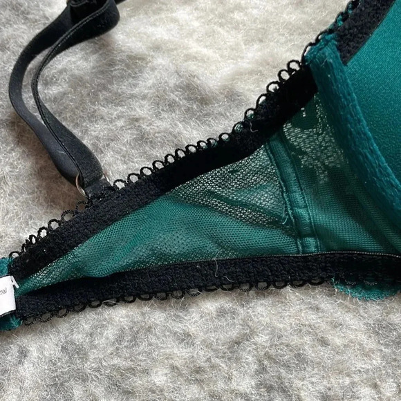 Victoria's Secret Dream Angels Lace Bra - Picture 14 of 16